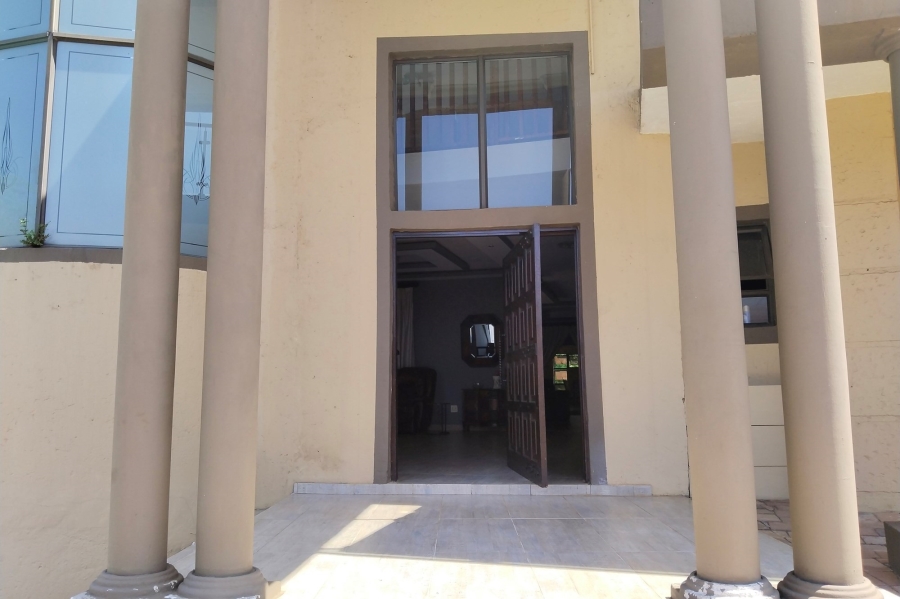 5 Bedroom Property for Sale in Birdwood Estate North West